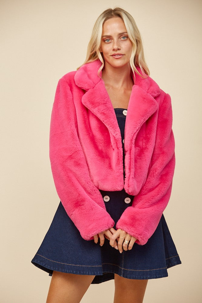 ULTRA SOFT PLUSH FAUX FUR CROPPED JACKET W6374JIA