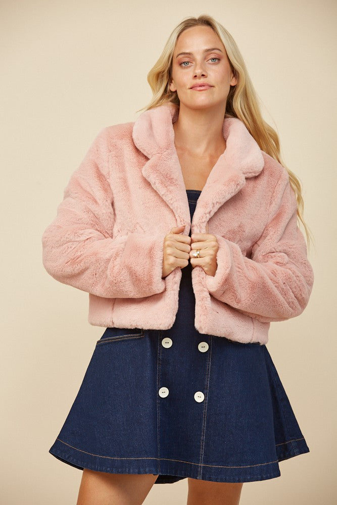 ULTRA SOFT PLUSH FAUX FUR CROPPED JACKET W6374JIA