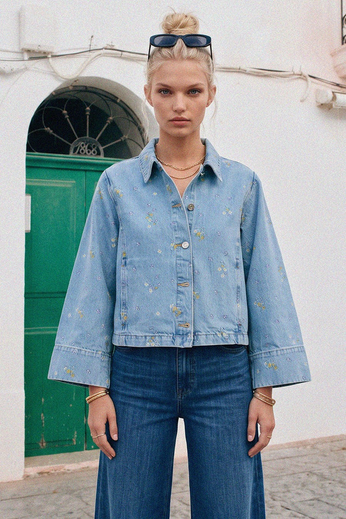EMBROIDERED BELL SLEEVED CROPPED DENIM JACKET W6465JIA